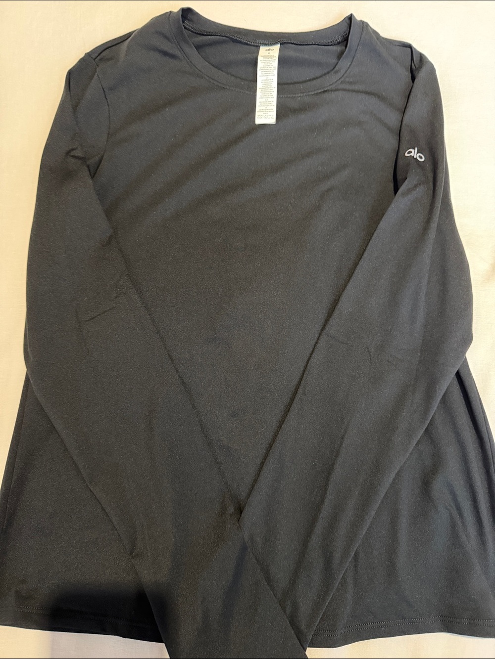 ALO Yoga women’s Crewneck top Black